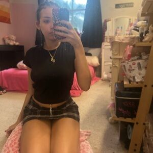 Cut out back black shirt